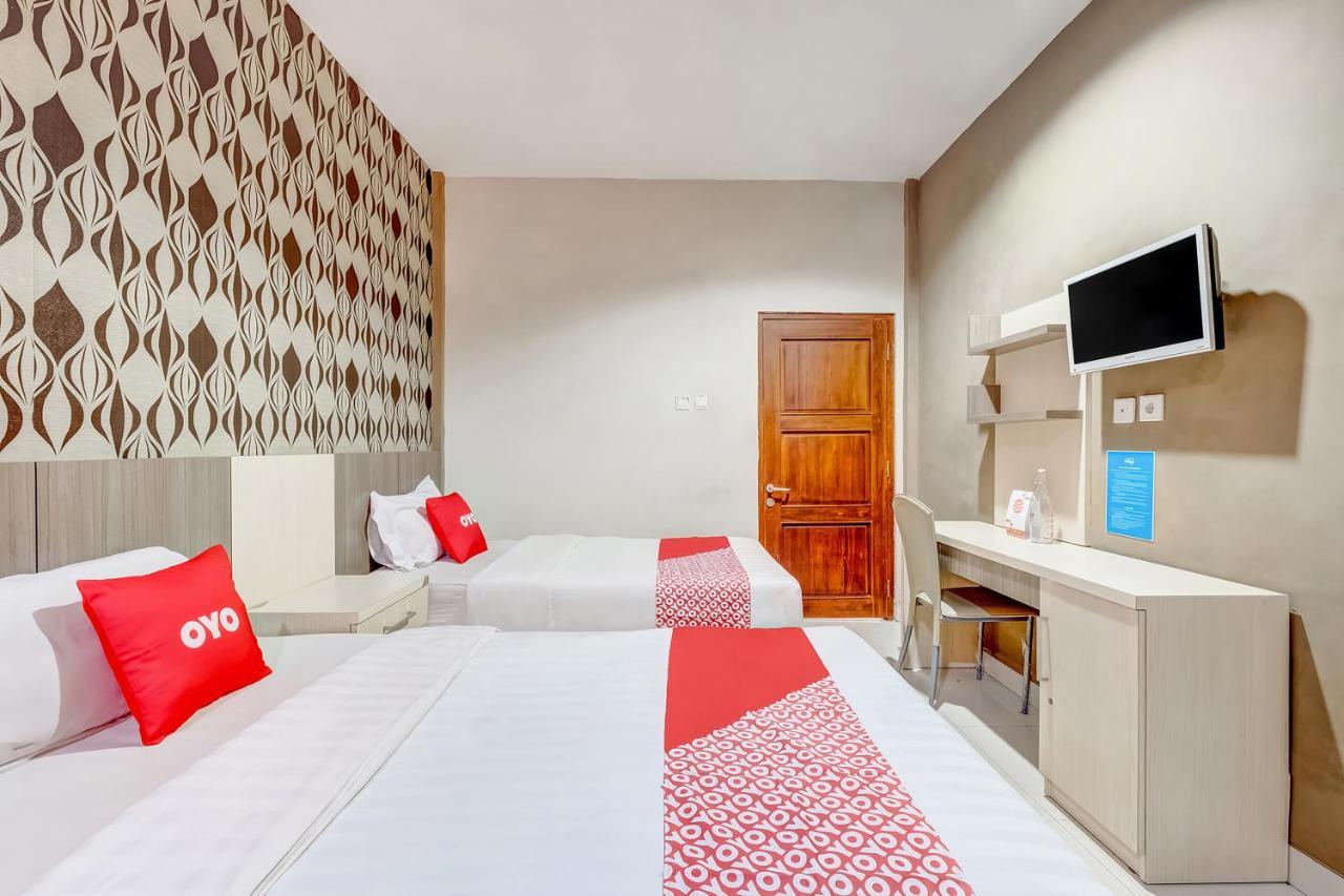 Oyo Flagship 3726 Tembok Batu Residence Tugu Dış mekan fotoğraf