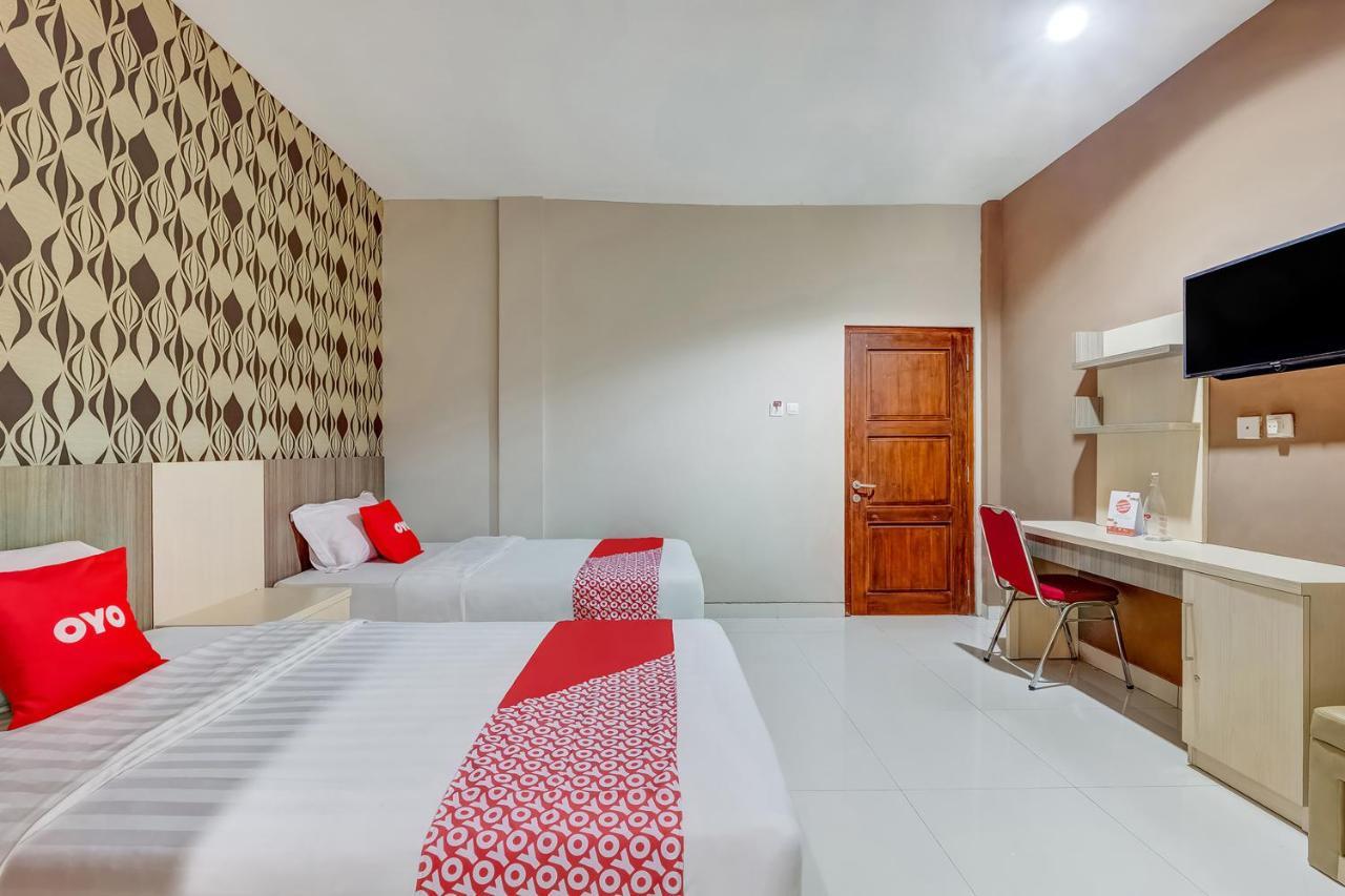 Oyo Flagship 3726 Tembok Batu Residence Tugu Dış mekan fotoğraf