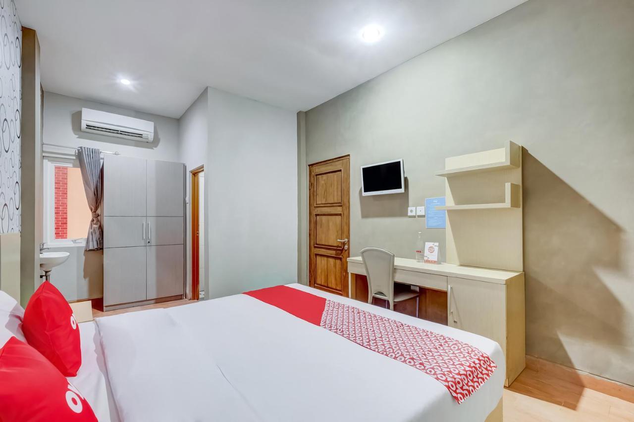 Oyo Flagship 3726 Tembok Batu Residence Tugu Dış mekan fotoğraf