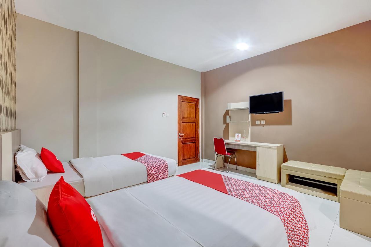 Oyo Flagship 3726 Tembok Batu Residence Tugu Dış mekan fotoğraf