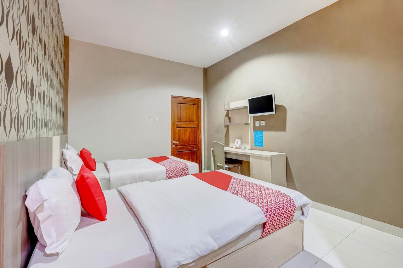 Oyo Flagship 3726 Tembok Batu Residence Tugu Dış mekan fotoğraf