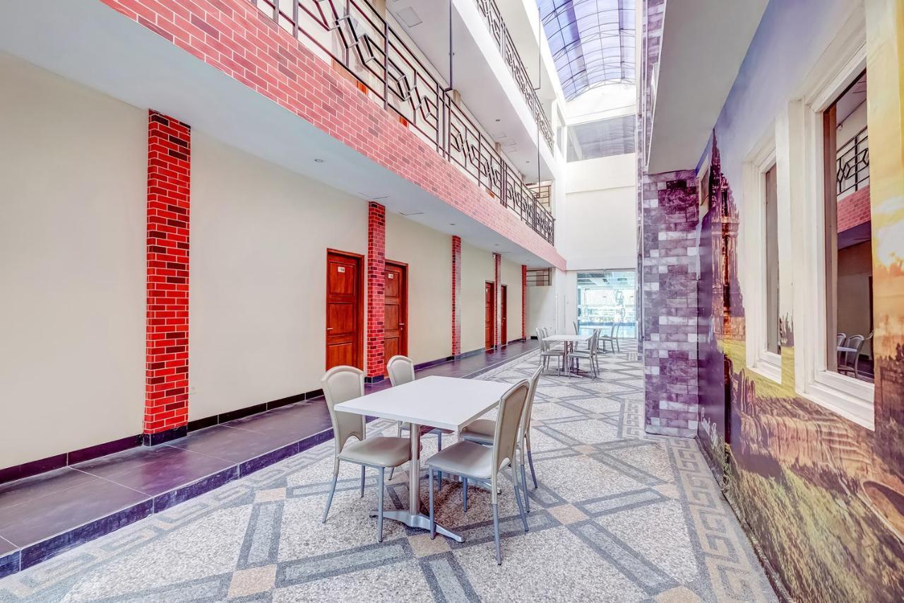 Oyo Flagship 3726 Tembok Batu Residence Tugu Dış mekan fotoğraf