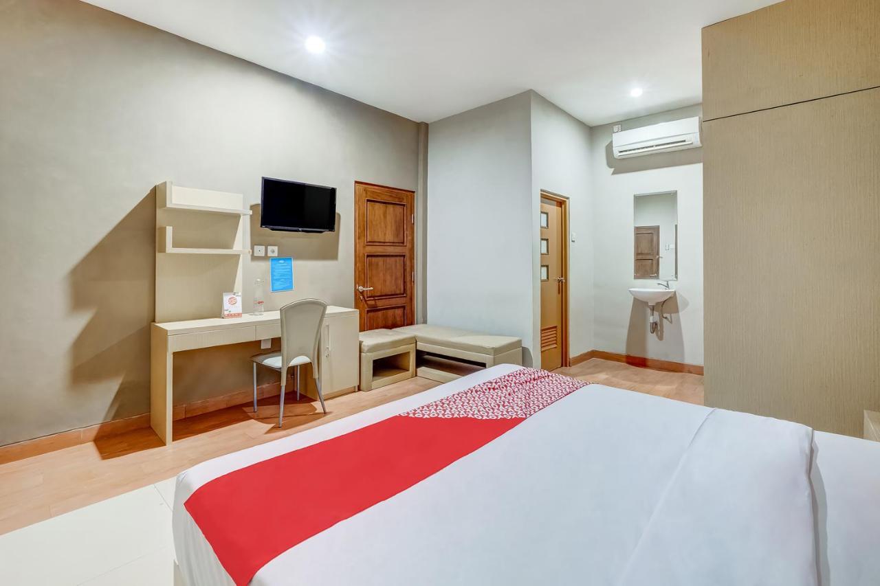 Oyo Flagship 3726 Tembok Batu Residence Tugu Dış mekan fotoğraf