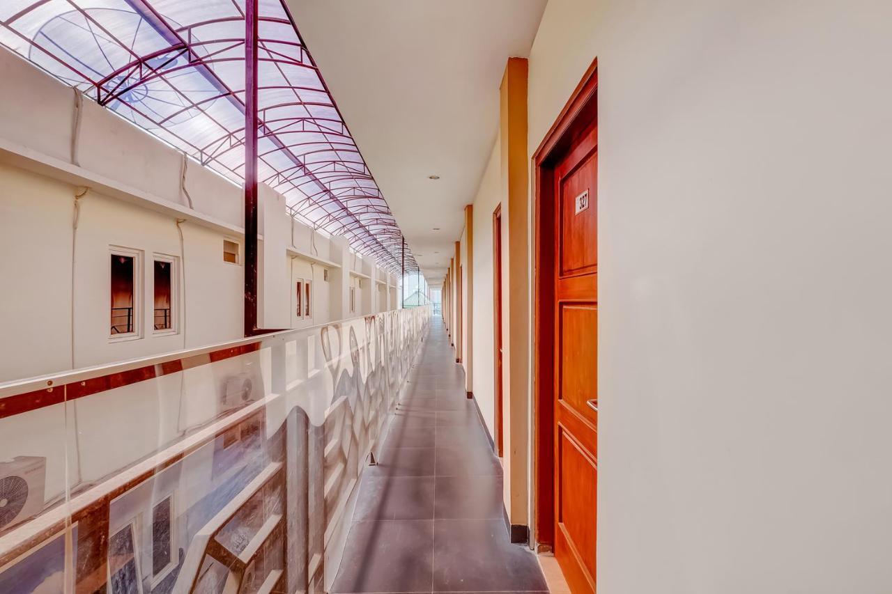 Oyo Flagship 3726 Tembok Batu Residence Tugu Dış mekan fotoğraf